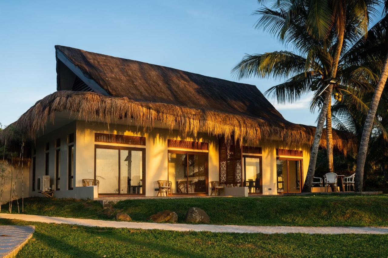 Costa Celine Beach Resort Kinablangan Exteriér fotografie